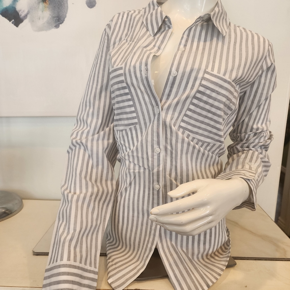 Express, NWTO, size L, fitted gray & white striped long sleeve button up blouse